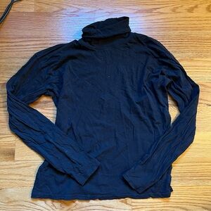 Everlane black layering turtleneck size small